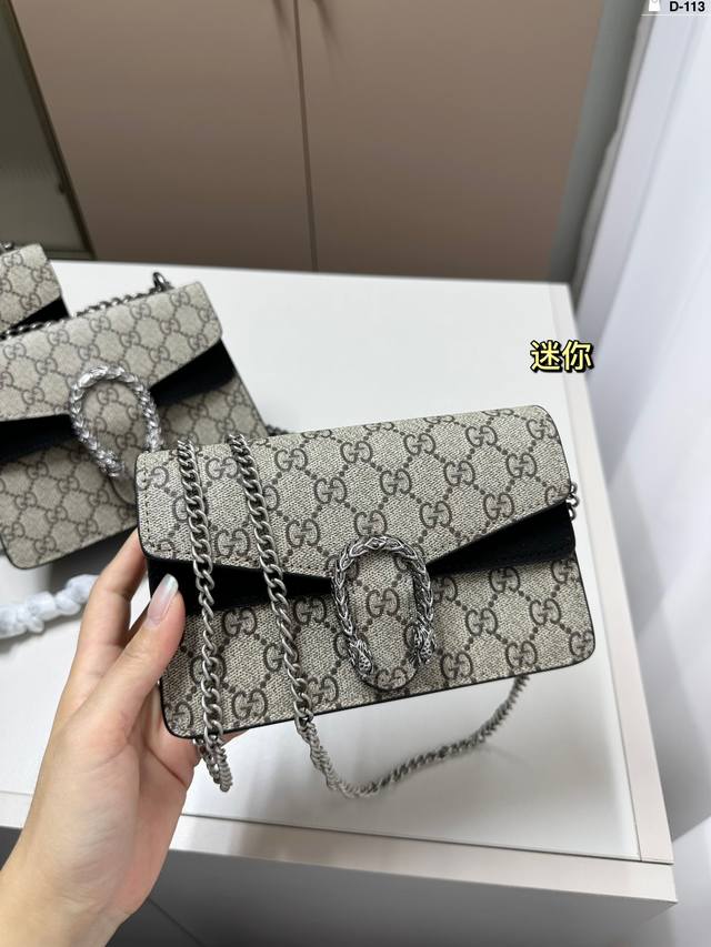 迷你 Gucci酷奇酒神链条包上新 Gucci 万年酒神蛇头包 人手必备 D-113尺寸28×16 25×14 20×13 18×10折叠盒