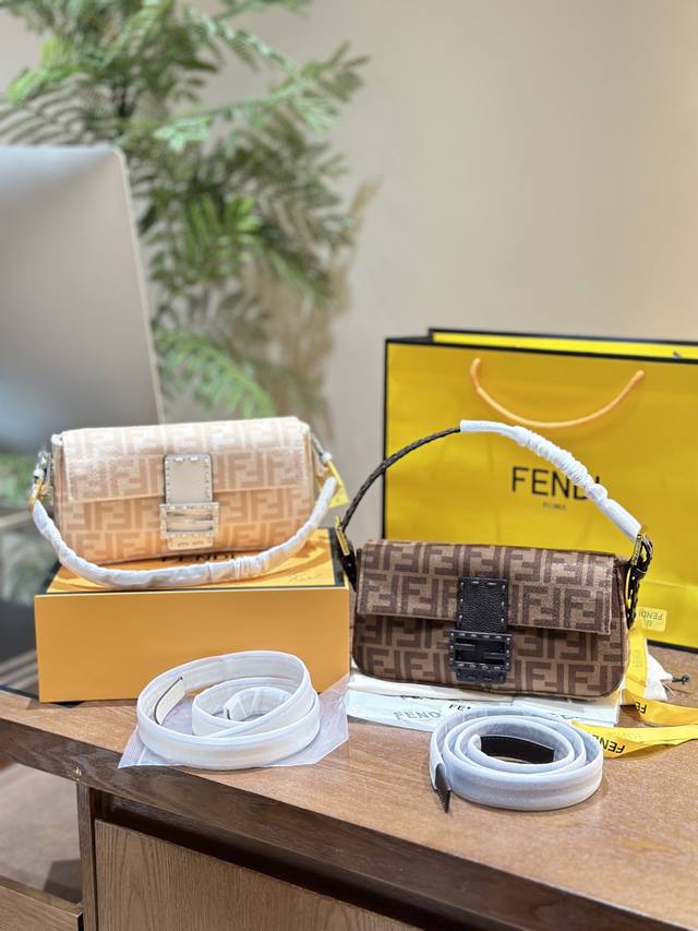 2024秋冬fendi Baguette法棍包腋下包fendi法竺絨系列法棍baguette 28X6X13.5Cm