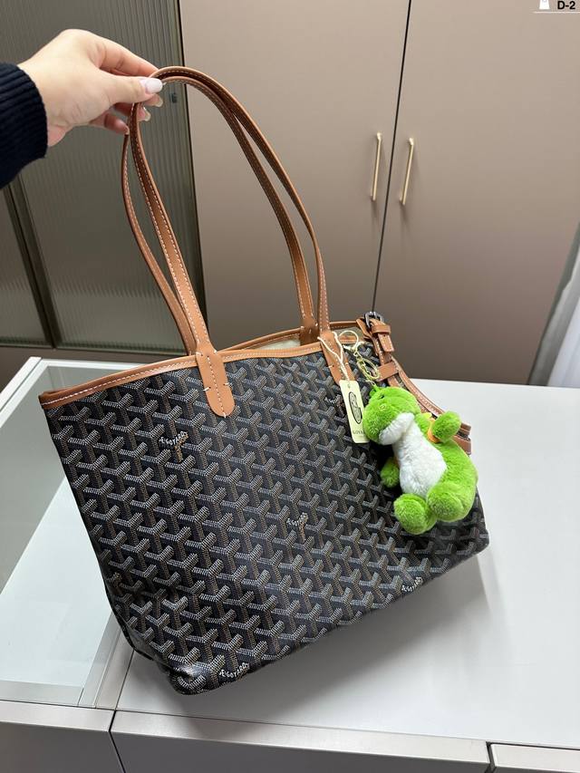 配挂件 戈雅goyard 宠物包 Goyard Chiengris 宠物包 D-2尺寸：33.15.26