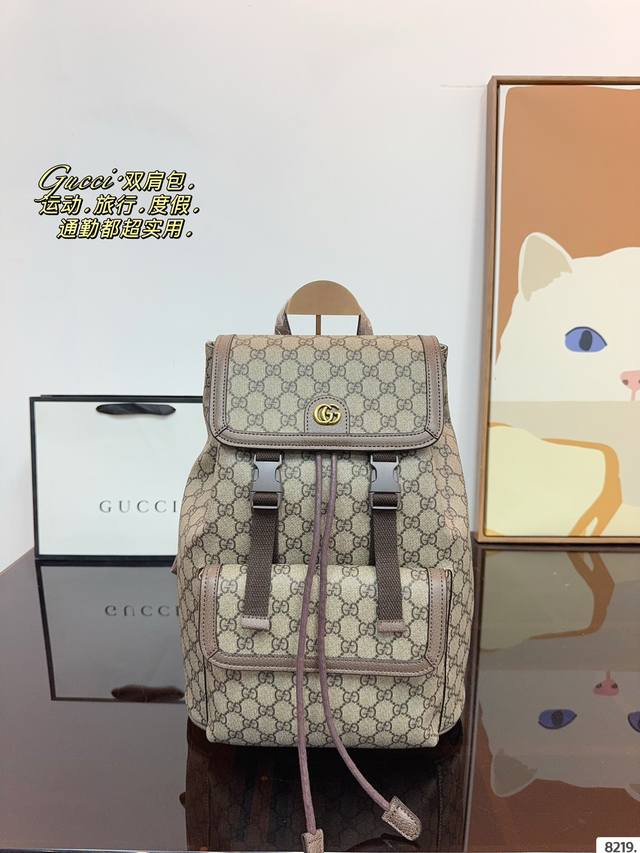 Gucci古驰 Gg经典retro 新款 双肩包 男女同款包酷奇 美到无法无天的款式 今年简直引领时尚最in元素 上身超级好看 尺寸：28*15*39Cm