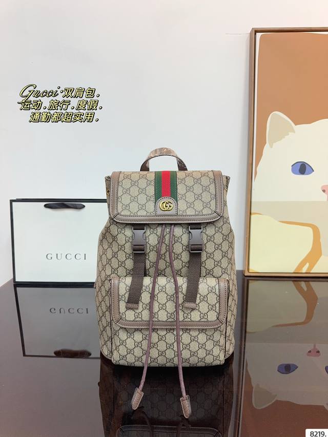 Gucci古驰 Gg经典retro 新款 双肩包 男女同款包酷奇 美到无法无天的款式 今年简直引领时尚最in元素 上身超级好看 尺寸：28*15*39Cm