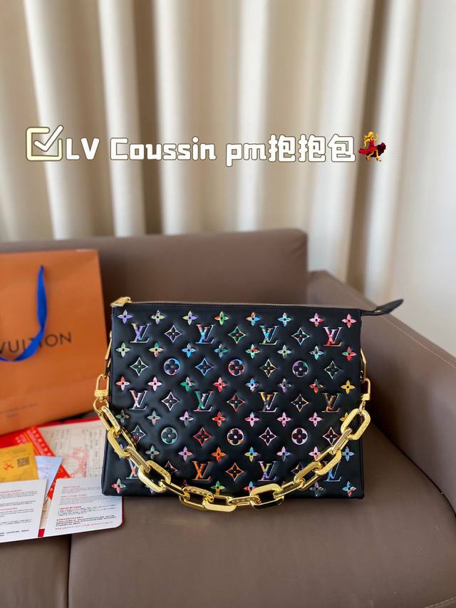 全套包装 Lv Coussin Pm抱抱包 超级经典系列 洋溢着青春气息 轻松玩转不同场合 尺寸34*26