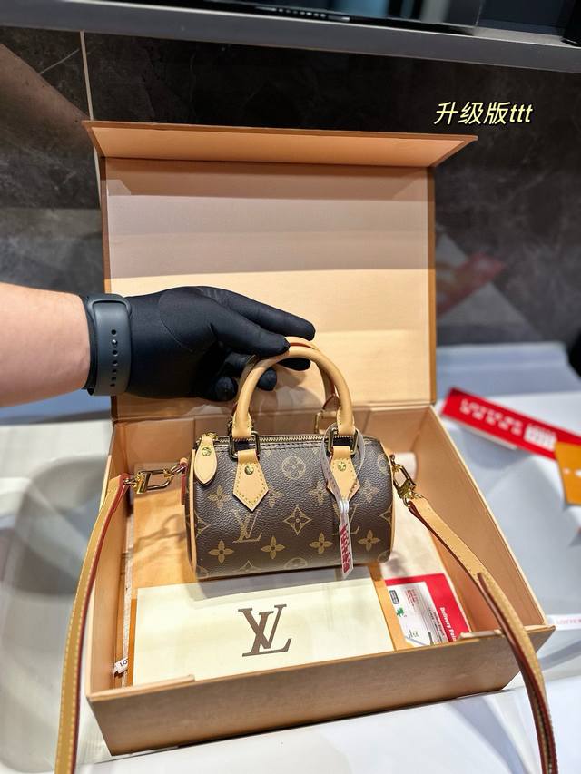 礼盒包装 Lv 新款 Speedy 16 Nano 枕头包 Lv 新款系列 枕头包 手袋,全网首发 Lv Speedy Nano 枕头包这款retiro 手袋以