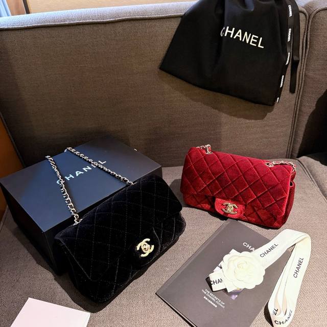 折叠礼盒包装 Chanel 天鹅绒方胖子 大mini “New Arrival” 最美金球方胖子人间香奈儿 白富美小姐姐必备款 ■单独夸最让人挪不开眼 就是太高