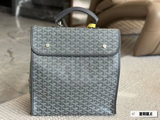 无盒 Goyard Leger双肩包 原单 Goyard Leger双肩包 一款非常适合通勤旅行的双肩背包 携带方便同时还可以折叠的一-款双肩背30*40