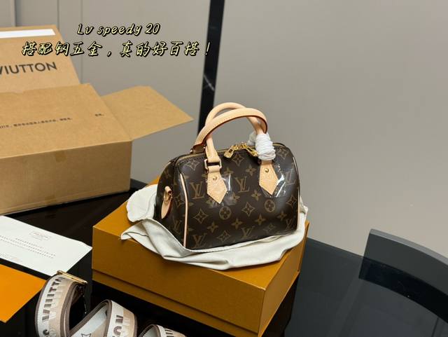 配折叠盒飞机盒 Size：21.15Cm Lv Speedy20 新款枕头包 搜索 Lv 枕头包