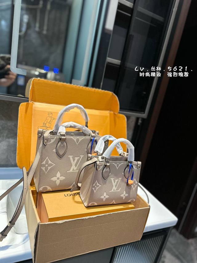 Lv Onthego 25 18Cm 压字 丛林包 时尚托特包 大象灰lv Onthego妈咪袋 性价比之王这是一款超赞的包型，灵感来自于恶搞lv的街头品牌，曾