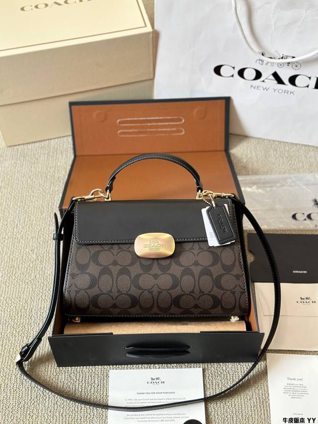 牛皮版本 Coach 新品 Eliza 系列手提包 Coach新品来咯 全新系列eliza 系列链条包 员8 适合日常出行和旅游出行使用 方便的链条可以斜挎或者