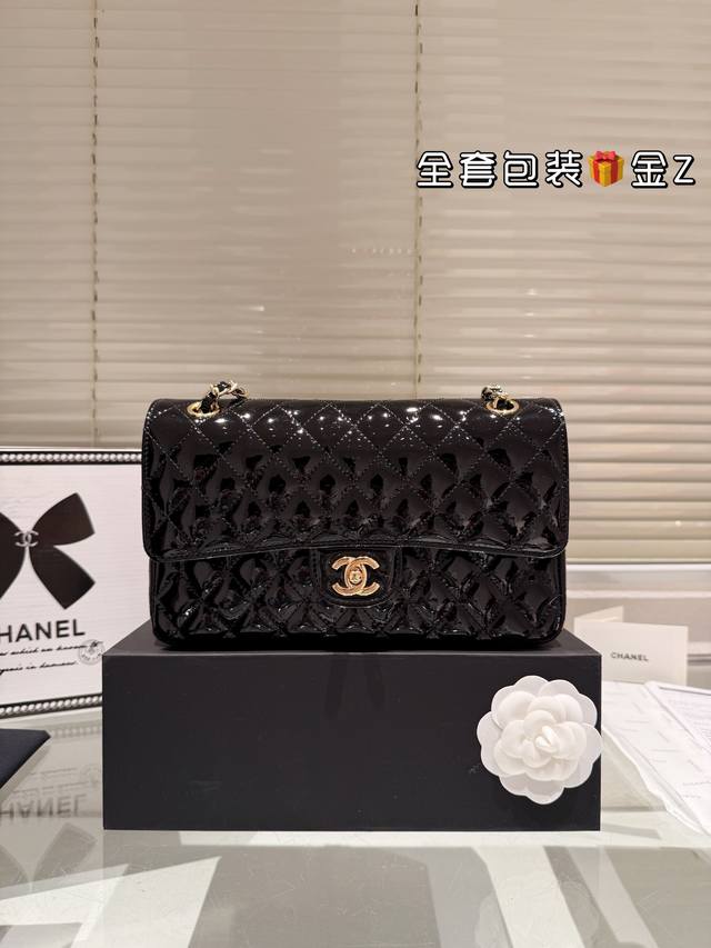 原单品质 漆皮金 “复刻版 Chanel 26Cm Cf ” Chanel礼盒专柜包装 无疑是个美胚子简直就是狙击小仙女们心脏的利器珍珠女孩的优雅与温柔就像珍珠