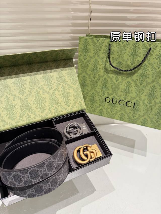 双头 钢扣 高版本！腰带gucci牛皮皮带～热门款 男女通用皮带里面最火的版本啦～质量很好 全套包装！五金绝对不褪色 皮带头和专柜一样的哦～ 配礼盒手提袋发票