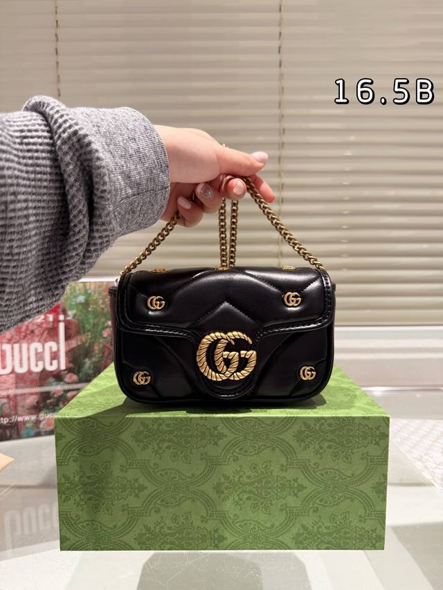 牛皮 飞机盒折叠礼盒 Size：16.5Cm Gucci Marmont 16.5 经典款啦 质量很好 性价比高 牛皮品质