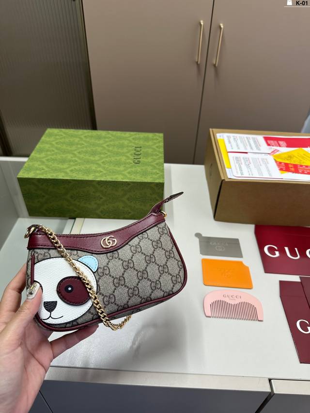 配木梳+小镜子 Gucci酷奇新款动物园系列链条包上新 Gucci 人手必备 K-01尺寸20.5.10折叠盒飞机盒