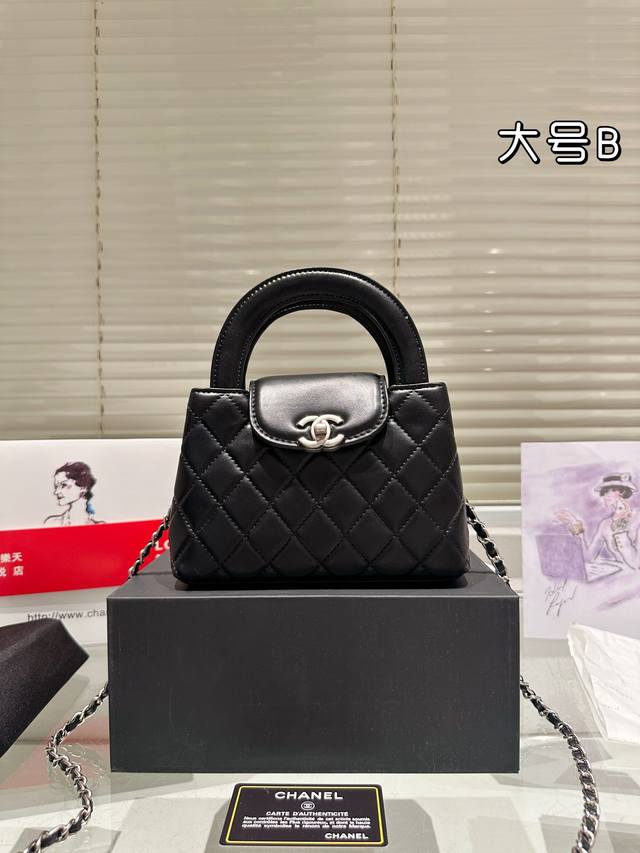 大号 Size：18*12Cm 配礼盒 小香家chanel 香奈儿23K Kelly 最美的23K，太好看了想要马上滴滴sa的冲动 毛呢新包真的超香哦！