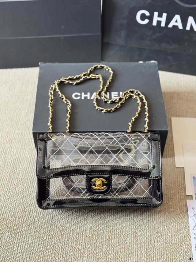 Chanel透明Cf果冻包 春夏限定 Chanel 中古 透明果冻包 原版品质 版型超正 精致实用 配原版Logo五金 细节处理细腻讲究 完美搭配的高级品质 这