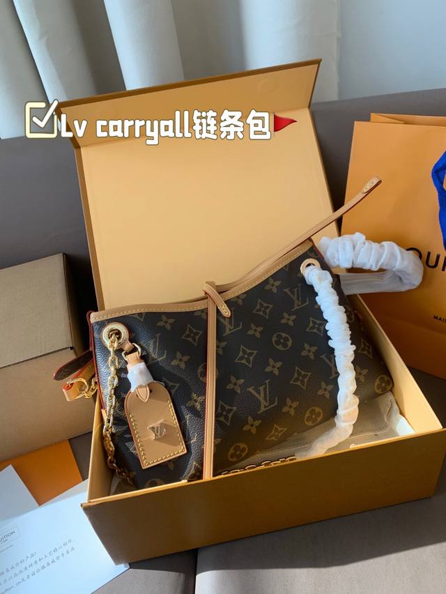 刚五金 配芯片 Lv Carryall链条包 Lv设计师有一种不管钱包死活的审美，新版Carryall变可爱了，而且不喜欢大包的姐妹这个就没什么顾虑了，先预测一