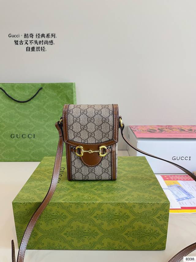 配礼盒 Gucci 古驰 1955 Mini斜挎包Woc单肩 手机包 百搭款 酷奇 美到无法无天的款式 今年简直引领时尚最In元素 上身超级好看 尺寸：11*4