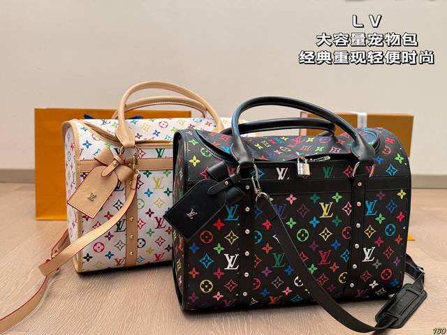 Lv高端货 新款 “Louis Vuitton”宠物包 M4这个以Monogram帆布制造的狗袋专为小型狗而设计，具有高防水和防刮划性能，设有透气网面窗口，以拉