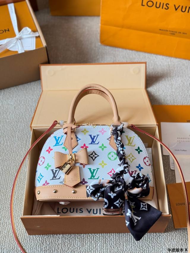 牛皮版本 Lv Lv Alma Bb牛皮贝壳包村上隆联名款 包包这款Retiro 手袋以标志性的老花面料制成 经典永恒。优雅低调的外形设计和宽敞的包身更加入了实