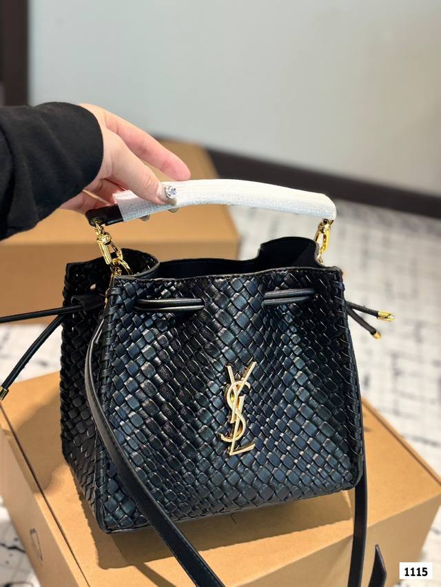 配盒子 Ysl 圣罗兰中古手提 又甜又酷 一整个爱住百搭时尚 是每个潮酷女孩必入单品 尺寸21.18