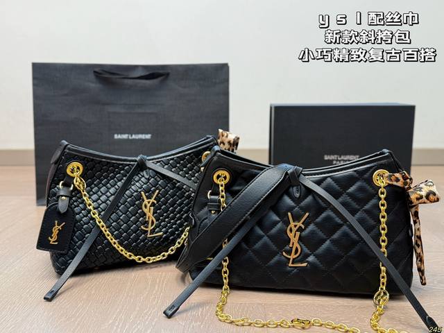 配丝巾 新的Carryall Bb，圣罗兰Ysl 鲶鱼须子和大金链子宝宝们形容的太贴切了 小小咩觉得新版Carryall变可爱 了，而且不喜欢大包的姐妹这个就没