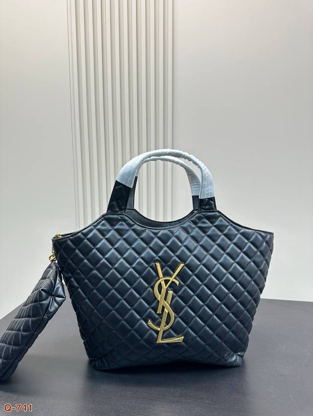 Ysl 圣罗兰Gaby绗缝纹路购物袋 大Tote感觉太温柔了简直 随意搭配都出彩 尺寸36.37