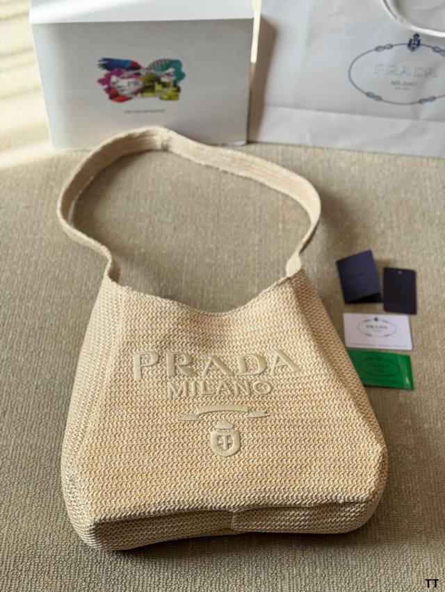 Prada Raffia斜挎包 休闲百搭轻便实用！ 上身超好看草编系列 尺寸 33 25Cm