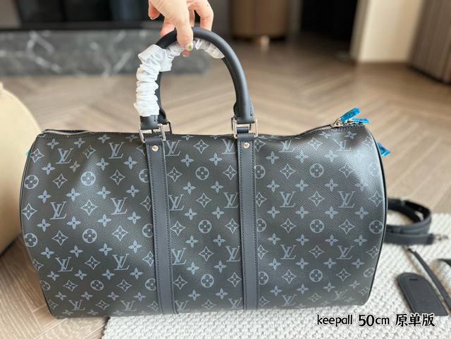 无盒 尺寸：50Cm L家 老花旅行包 出！ Keepall 50厘米 旅行袋 有着高颜值的复古文艺气息～ 是不是需要“它”。